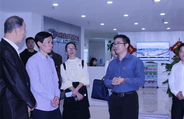 贛州市章貢區(qū)委組織部、非公黨委領(lǐng)導(dǎo)蒞臨我司視察指導(dǎo)黨建“三化”建設(shè)工作