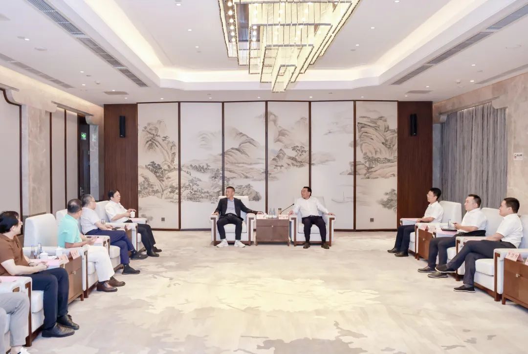 江西省萍鄉(xiāng)市委副書記、市長熊運浪會見天高集團李平總裁一行